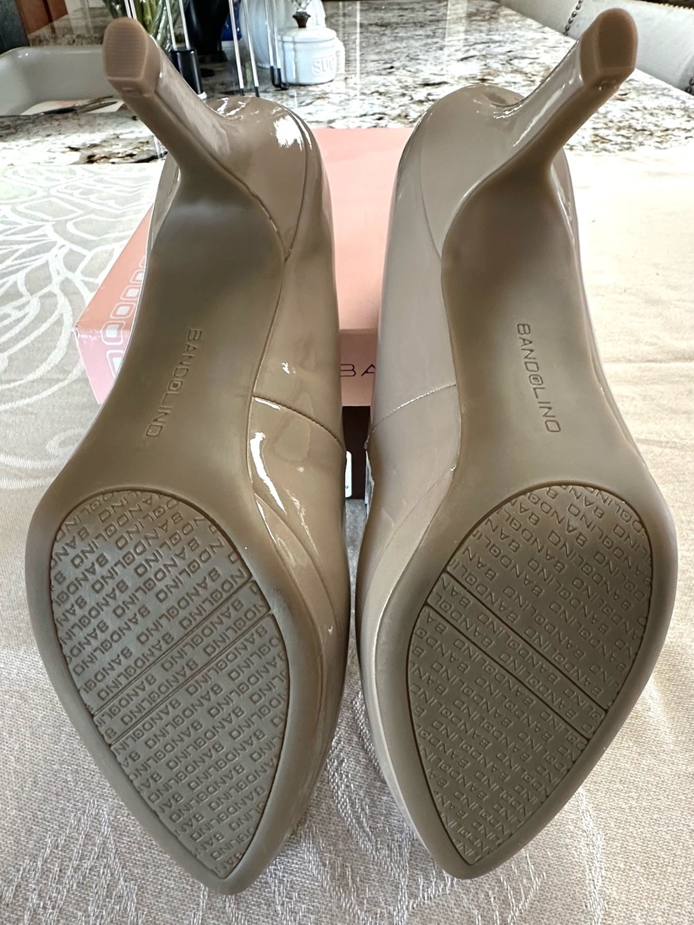 Bandolino Velta Patent Leather Look Pumps Taupe Nude Heels Size 9.5M NIB - Picture 3 of 6